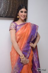 Aditi Singh At Kalamandir 6th Anniversary Celebrations